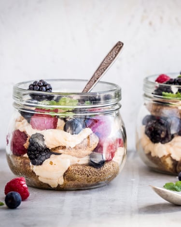 Beeren-Tiramisu im Glas
