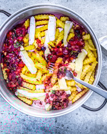Pommes Mit Camembert Und Heidelbeer Tomatensalsa