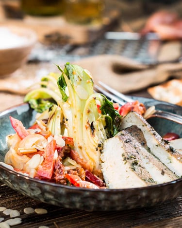 Gegrillter Kräuter-Tofu mit Pak-Choi