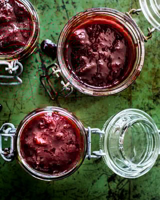 Senf-Pflaumen-Chutney