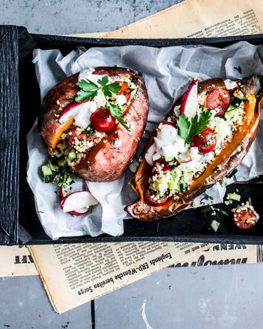 Süßkartoffel-Kumpir mit Kräuterquark
