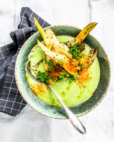 Erbsensuppe mit Fenchel-Einlage von oben fotografiert