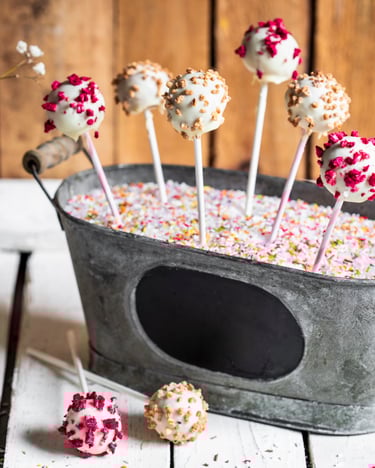 Bunt dekorierte Cake Pops
