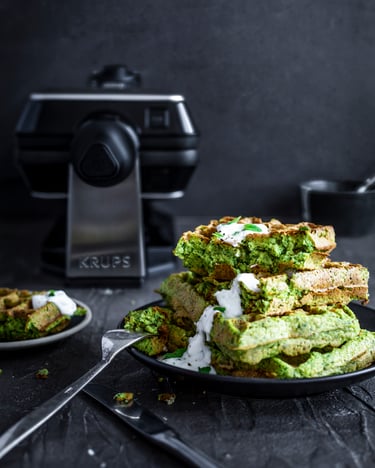 Falafel-Waffeln mit Joghurt-Minz-Dip