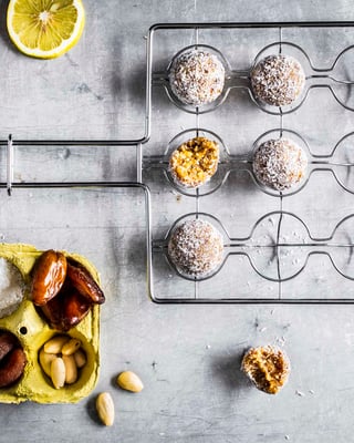 Zitronen-Kokos-Energy Balls