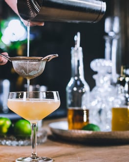 Airmail Cocktail mit Champagner