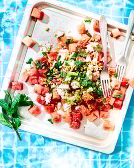 Klassischer Wassermelonensalat mit Feta und Minze