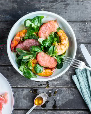Feldsalat mit gebratener Pomelo