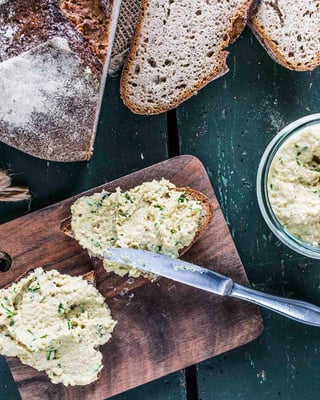 Veganer Kichererbsen-Aufstrich