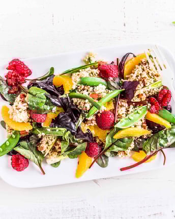 Selbstgemachtes Tabouleh mit Himbeeren