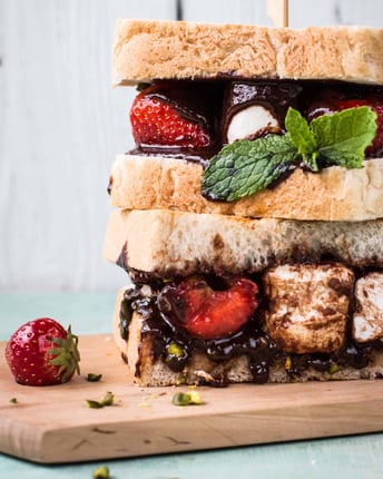 Schoko-Erdbeer-Marshmallow-Toast