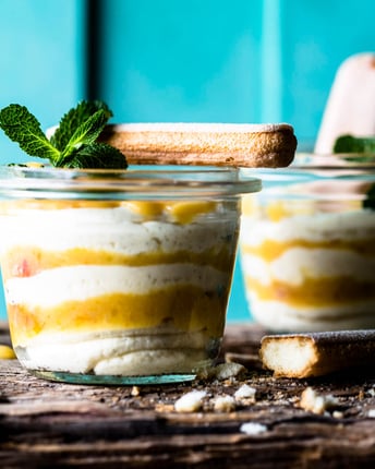Tiramisu mit Blutorange im Glas