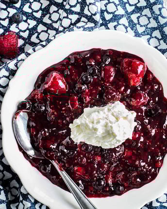 Rote Grütze mit Sahne aus Dänemark