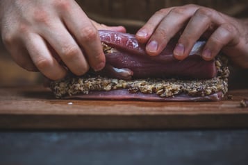 Schweinerollbraten Mit Nussmischung Fuellen