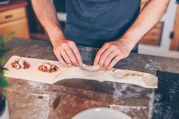 Panzerotti mit Tomaten-Mozzarella-Füllung