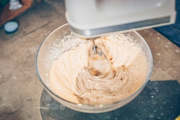 Oster Muffins Mit Aprikose Teig Verrühren