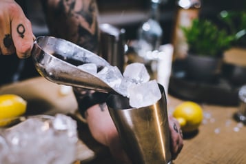 Sidecar Zubereitung Glas vorkühlen.