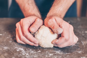 Panzerotti mit Tomaten-Mozzarella-Füllung