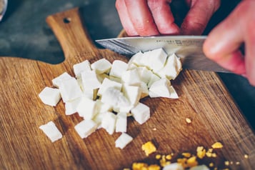 Mozzarella-würfeln