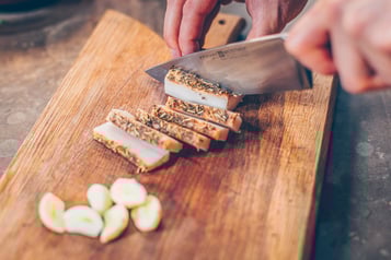 Lardo-in-Streifen-schneiden