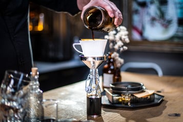 Infusionierter Wodka filtern
