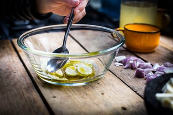 Pastinakensuppe Mit Senf Granola Pastina Marinieren