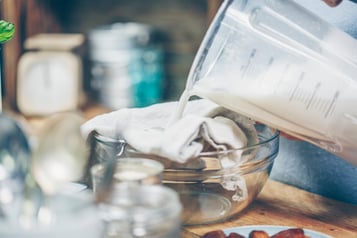 Raw Granola Mit Mandelmilch Mandelmilch Filtern