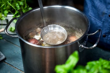 Schaum abschöpfen