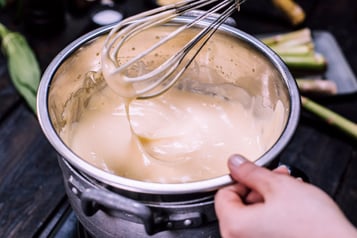 Hollandaise aufschlagen