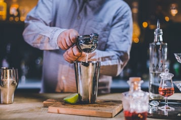 Limettensaft auspressen