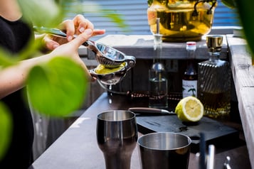 Zitronensaft auspressen