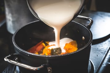 Curry Zusammenruehren