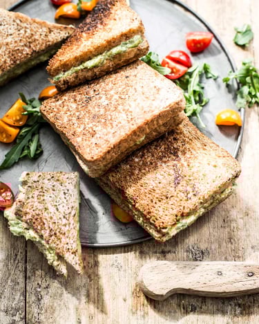 Gegrilltes Avocado-Käse-Sandwich