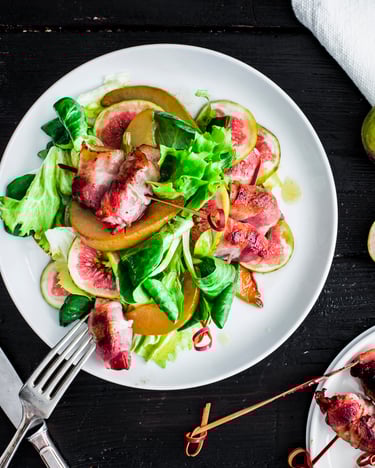 Wintersalat mit Maronen im Speckmantel