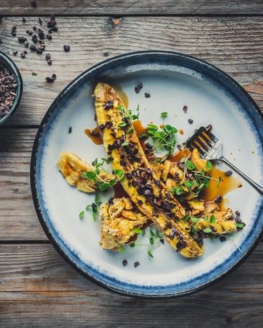 Kochbanane Mit Kakaobohnen Und Karamellsauce