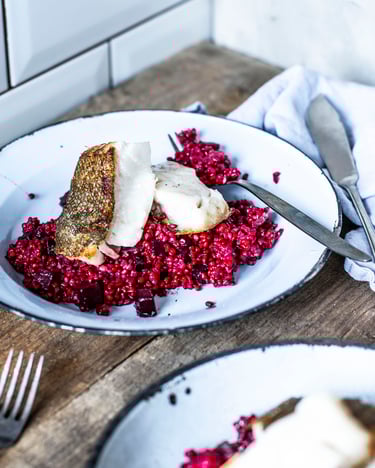 Skrei mit Rote Bete-Graupen-Risotto
