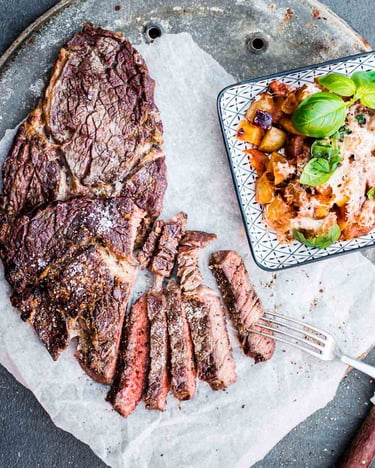 Ribeye mit Patatas Bravas