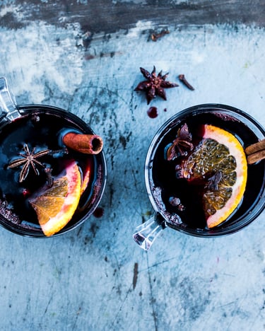 Glühwein mit Fliederbeersaft