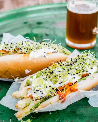 Hot Dog mit Spargel statt Hot-dog-Würstchen