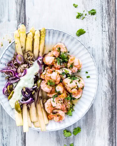 Spargel mit Riesengarnelen und Limetten-Aioli