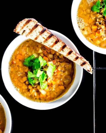 Einfache Linsensuppe mit Speck