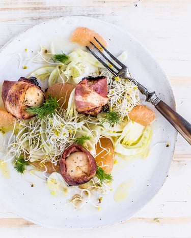Sommerlicher Salat mit gegrillter Jakobsmuschel 
