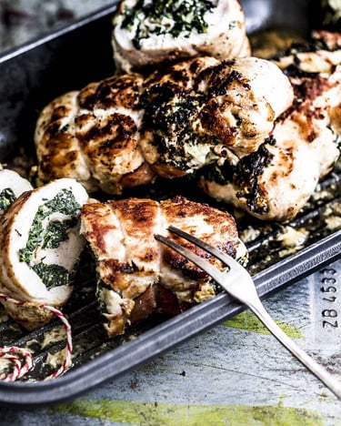 Hähnchenroulade mit Käse, Blattspinat und Schinken