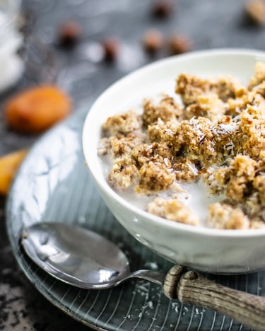 Raw Granola mit Mandelmilch