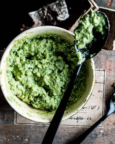 Basilikumpesto mit Avocado
