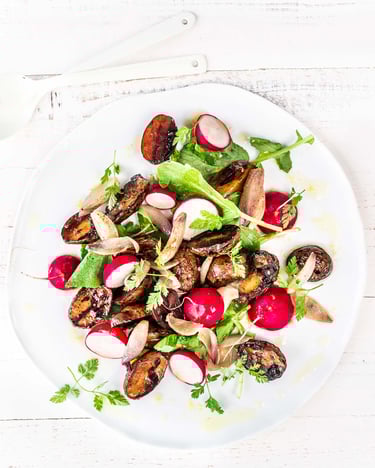 Knuspriger Kartoffelsalat mit Baslamico und Radieschen