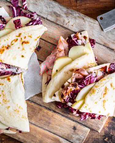 Piadina-mit-mortadella-scamorza-und-radicchio