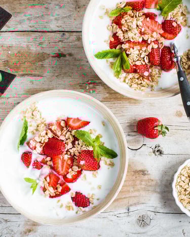 Zitronen-Vanillejoghurt mit Erdbeeren 