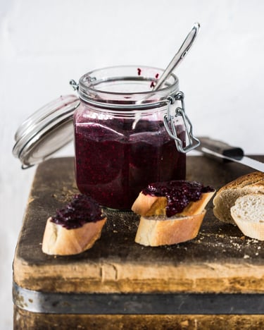 Einfache Beerenmarmelade mit Chiasamen