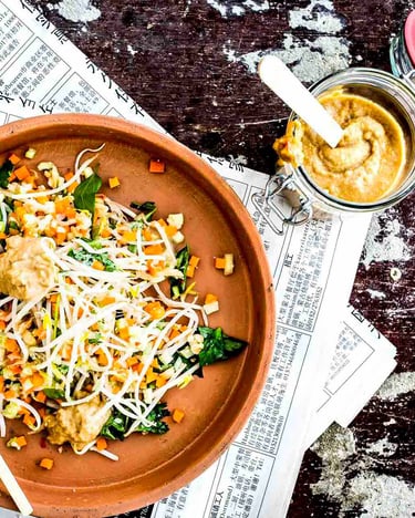 Sojasprossensalat mir Erdnussdressing